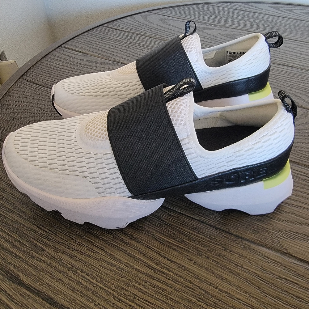 Sorel Kinetic Impact Strap White and Black Sneakers with Yellow Accent